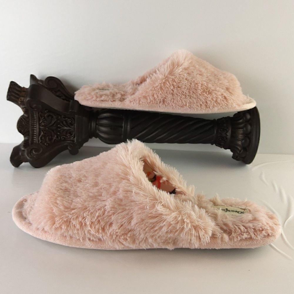 (3/$20) Dreamfoams pink fuzzy bedroom shoes